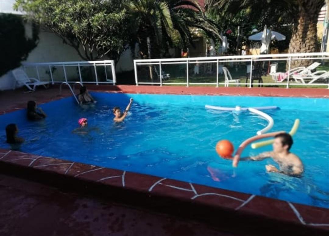 Los Pinos Apartahotel
